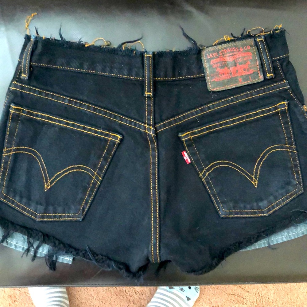 Women’s Levi’s 517 vintage black cutoff short